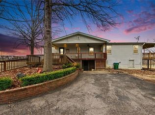 1492 SW Hook Rd, Lees Summit, MO 64082