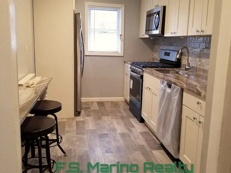 22-28 28th St #2 — Photo 2