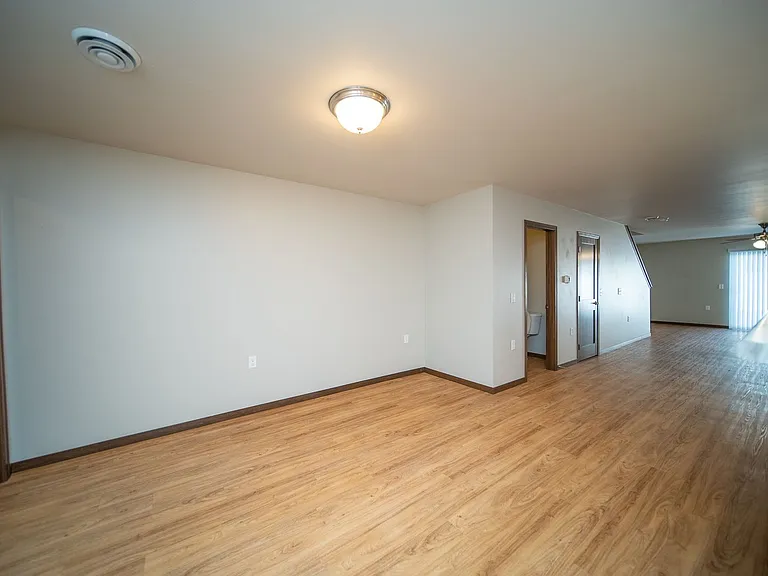 4802 S Hosta Ave — Photo 5