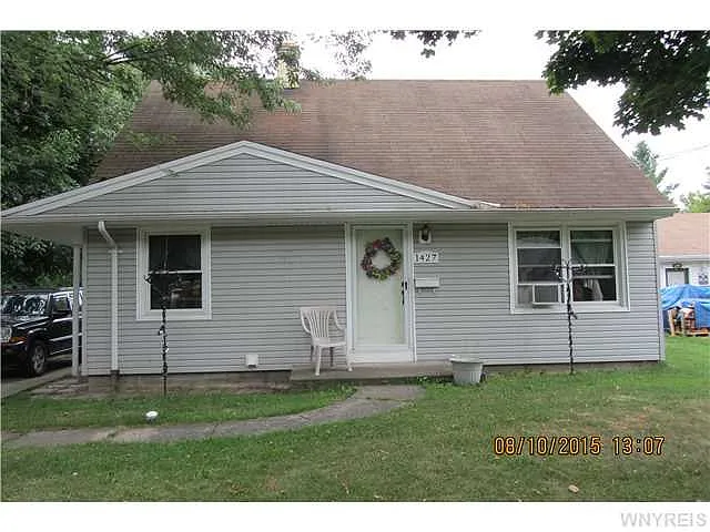 1427 Wyoming Ave photo 1