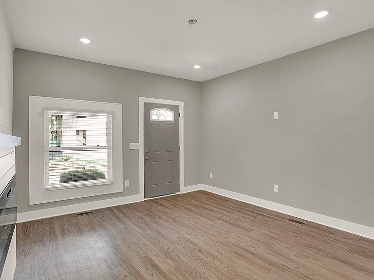 1117 E Naomi St #1119 — Photo 3
