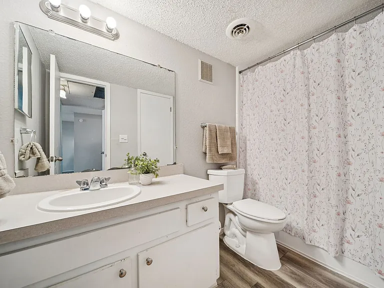 Cedar Park Apartments — Photo 19