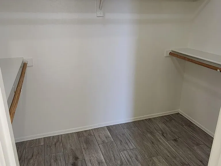 513 E Jasper Dr — Photo 7