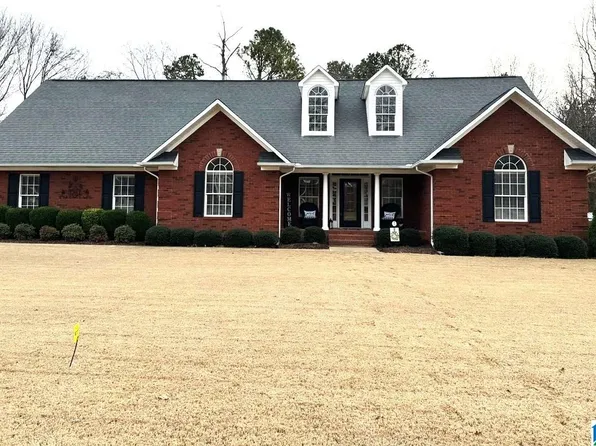 95 Camelot Ln, Anniston, AL 36207