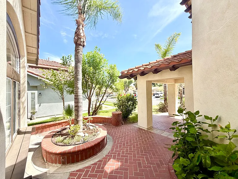 25188 Via Las Lomas — Photo 6