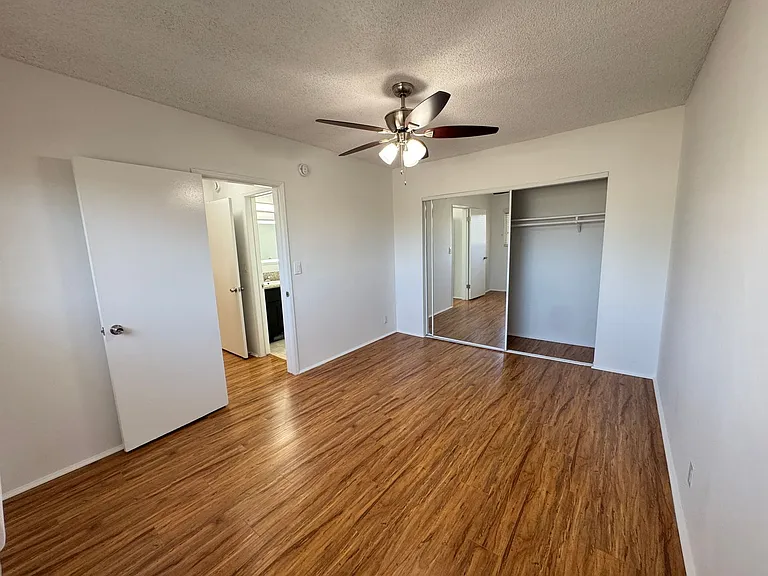 11865 Rochester Ave — Photo 20