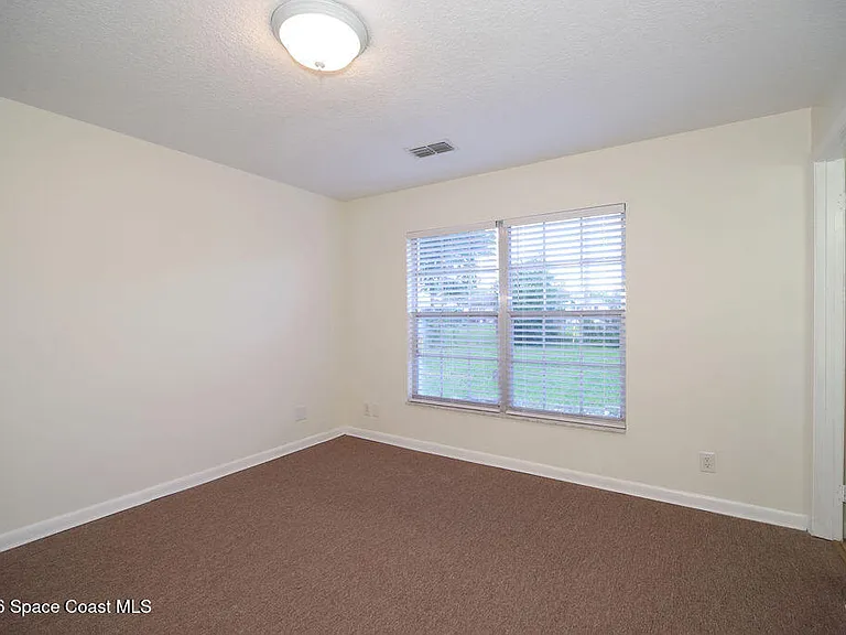 765 Cleaves St SE — Photo 6