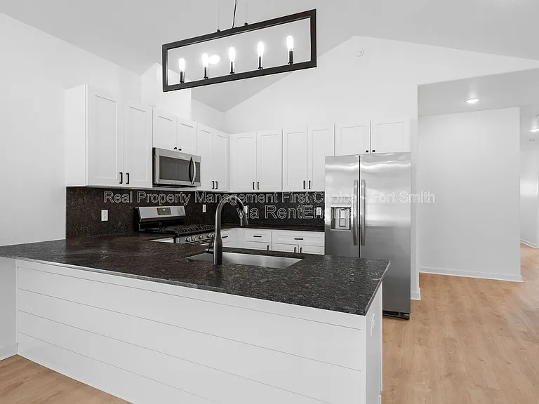 8705 Cantera Dr #B — Photo 8
