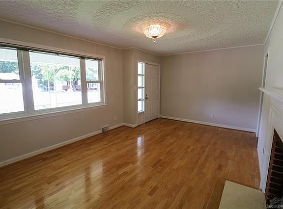 4th image of 207 Westview Dr