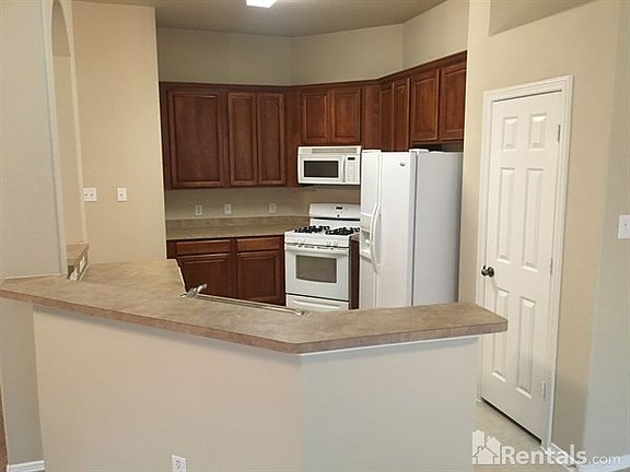 4th image of 2218 Highland Hills Dr