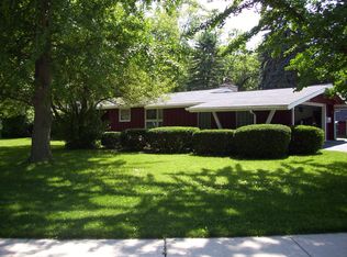 1061 Grandview Ave, Lockport, IL 60441
