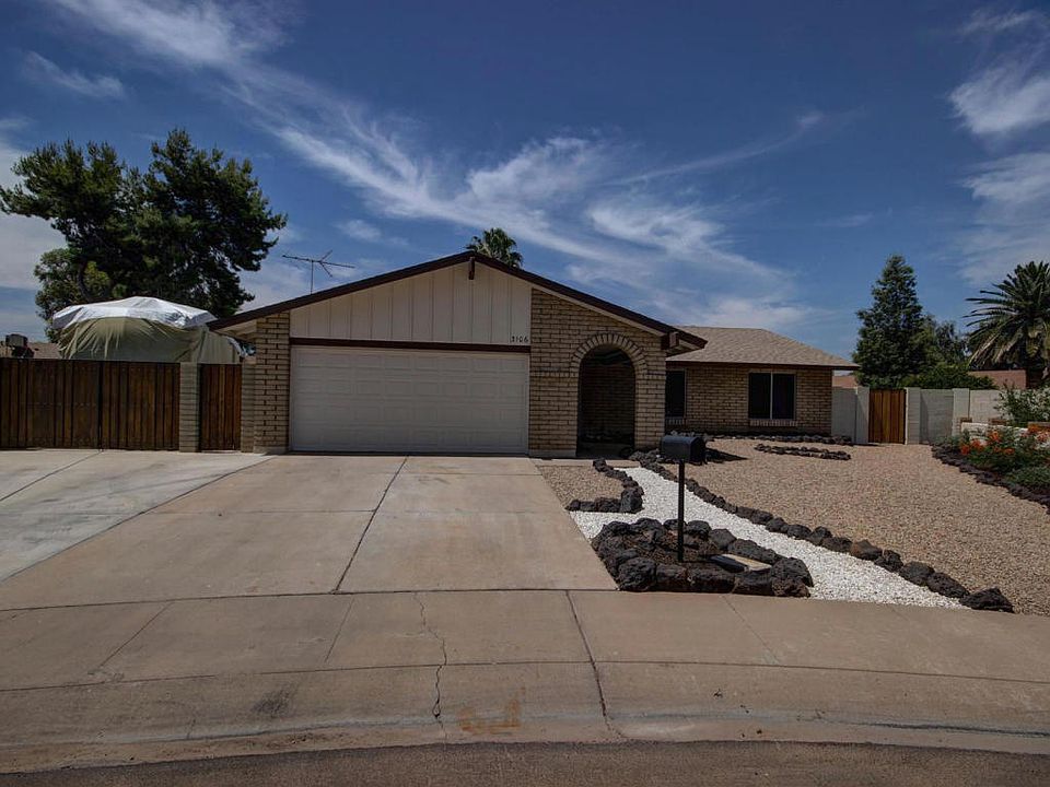 2nd image of 3106 N Woodburne Dr