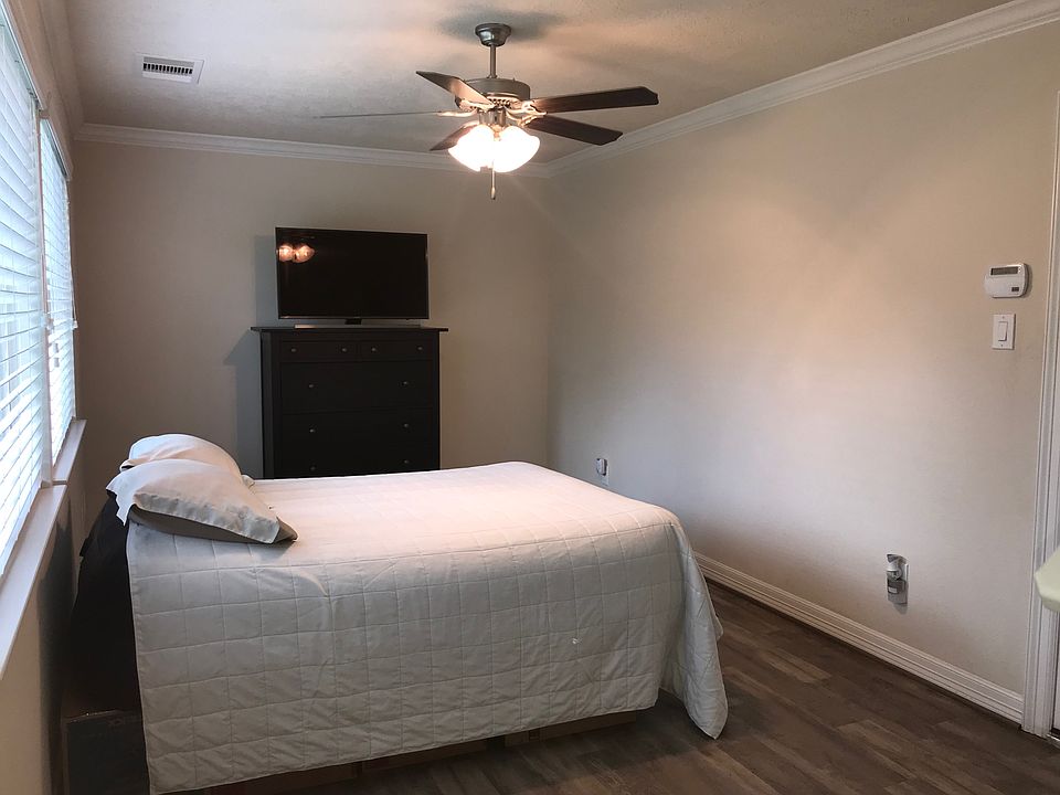 2nd image of 2825 Kings Retreat Cir