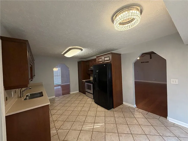 3336 Camelot Dr — Photo 10