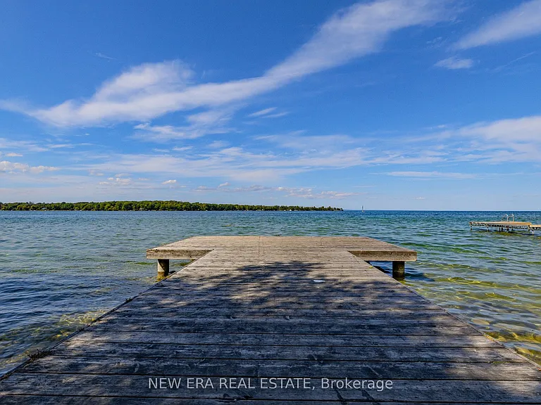 1031 Lake Dr N #UPPER — Photo 40