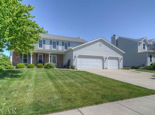 10 Cameron Ct, Bloomington, IL 61704