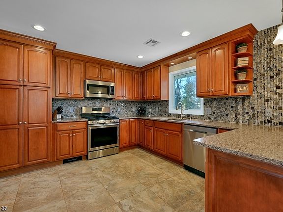 5th image of 12 Studer Rd