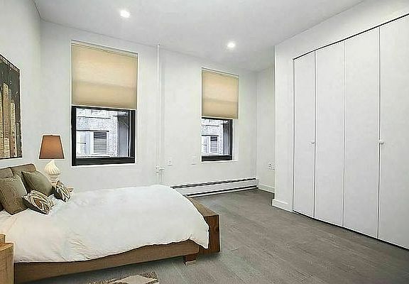 4th image of 314 W 39th St APT 2W