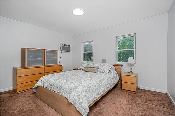 Sold by REMAX Elite | media 16