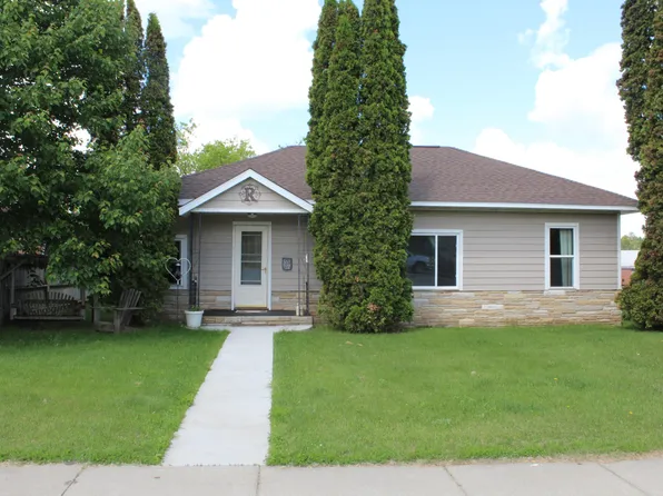 209 Bunyan Trails Dr, Nevis, MN 56467