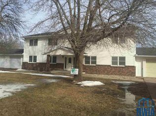 708 Kastner Dr, Holstein, IA 51025