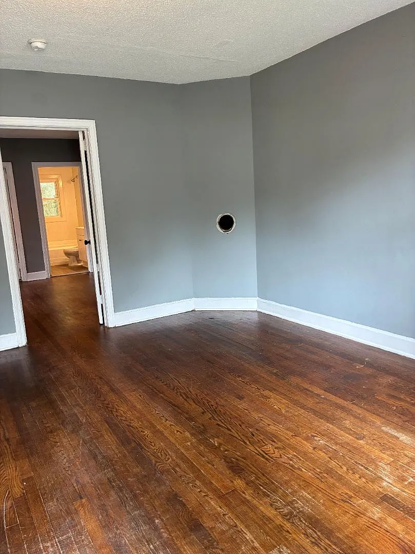914 Crawford Street - A — Photo 3