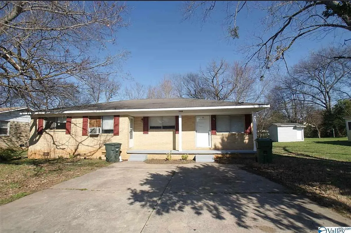 2908 Hart Drive Northwest B - UNIT B — Photo 2