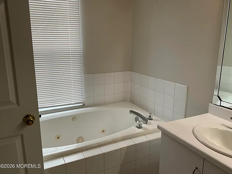67 Daniele Dr — Photo 13