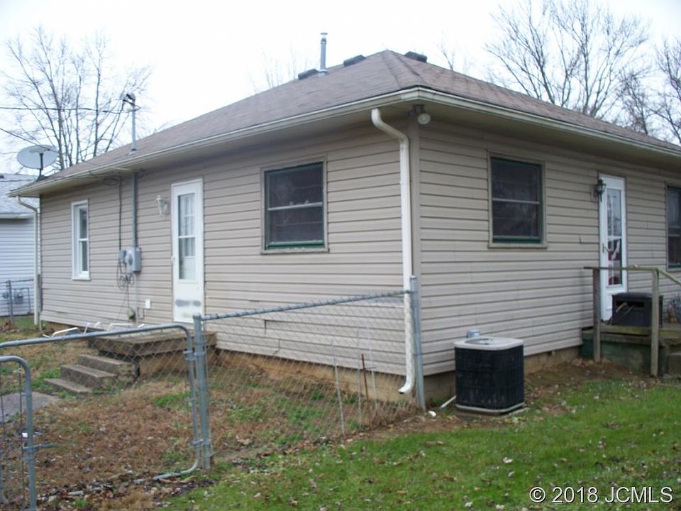 2nd image of 1949 Wilson Ave