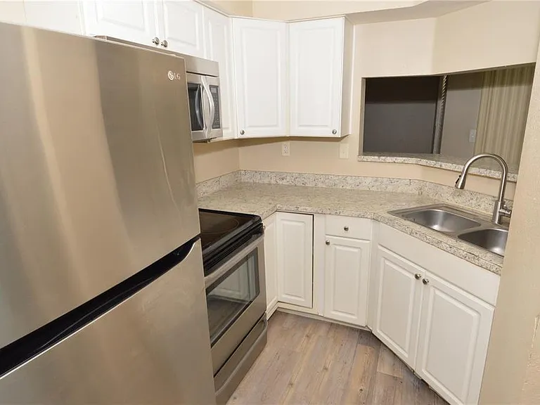 8764 Mallard Reserve Dr #101 — Photo 10