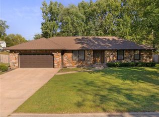 1014 Acorn Dr, Eudora, KS 66025