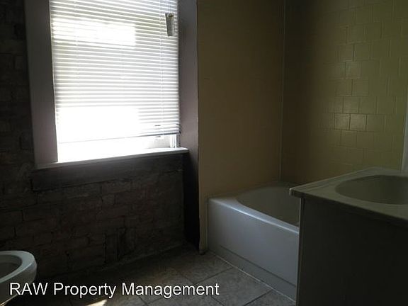 5th image of 1921 Fairmount Ave