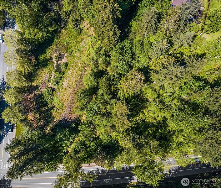 4th image of 23622 SE 32nd Way