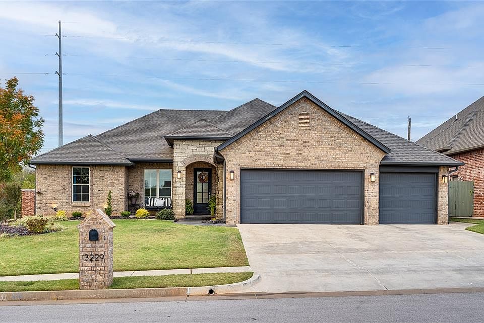 1st image of 3229 SW 135th Ct