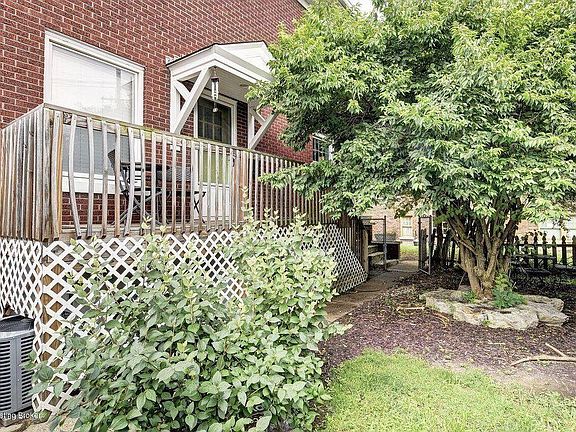 5th image of 1940 Maplewood Pl