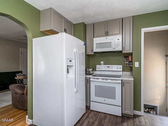 4th image of 1021 7th Ave S