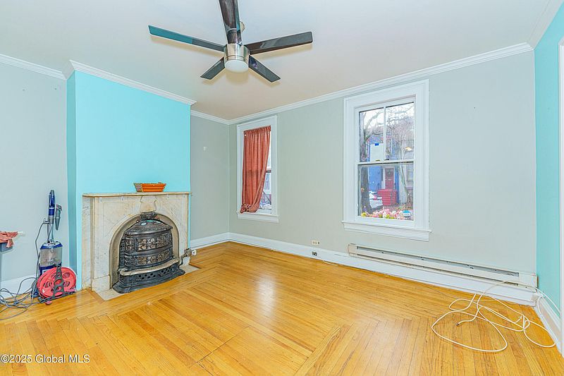 3rd image of 213 Jay Street