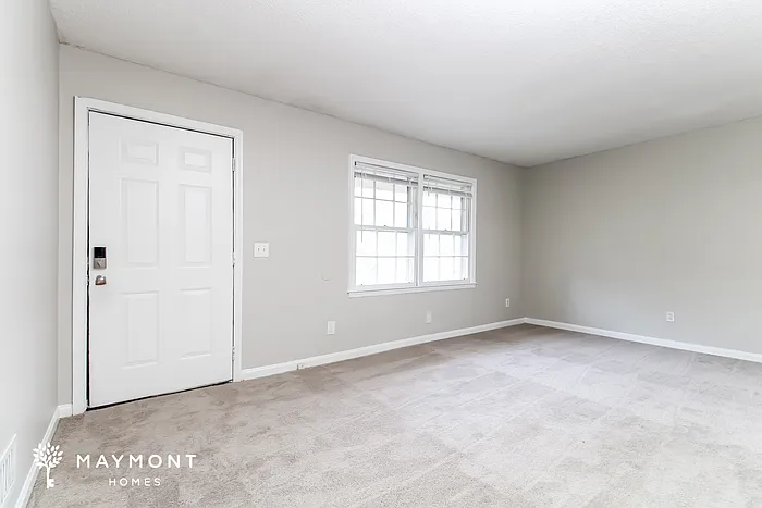 2027 Glenn Rd — Photo 3