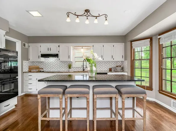 46 E 106th St, Kansas City, MO 64114