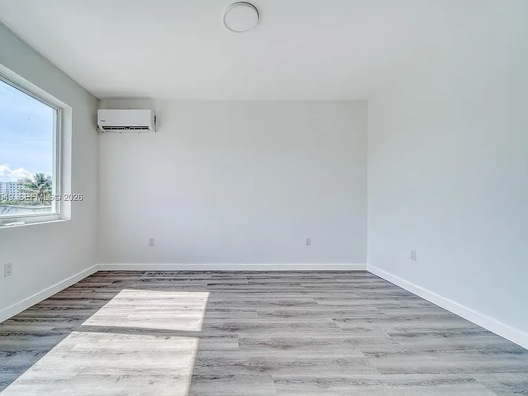 2352 SW 5th St #5 — Photo 13