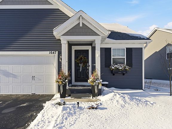 3rd image of 1647 Raymond Dr
