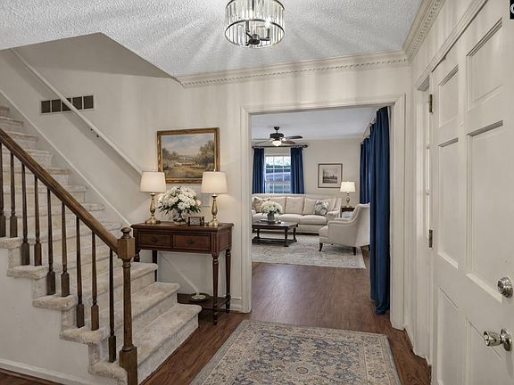 5th image of 73 Olde Springs Rd