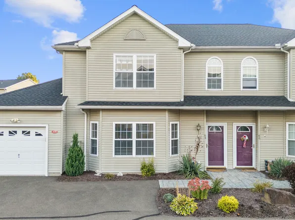 68 Dannys Way #68, Wallingford, CT 06492