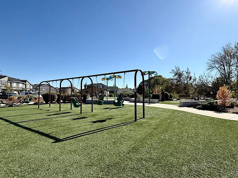 2923 S Ivy St — Photo 27