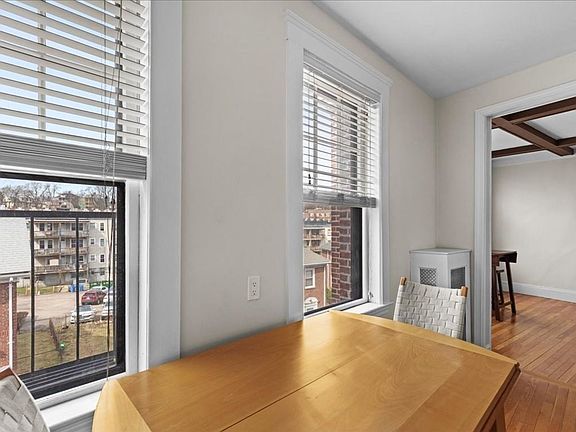 5th image of 117 Lanark Rd #10