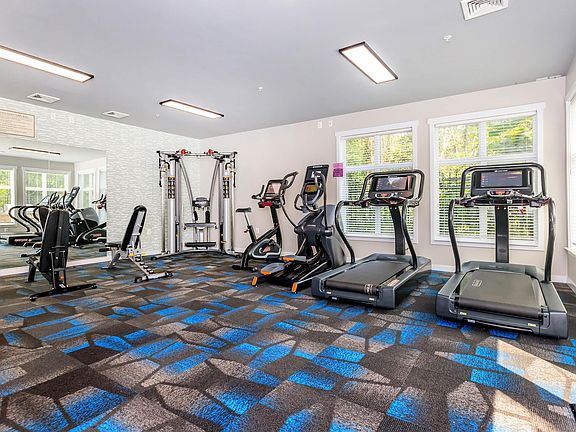 STATE-OF-THE-ART FITNESS CENTER