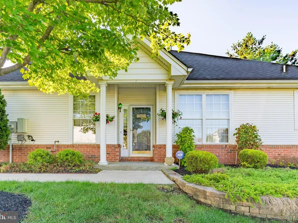 233 Burholme Dr, Hamilton, NJ 08691
