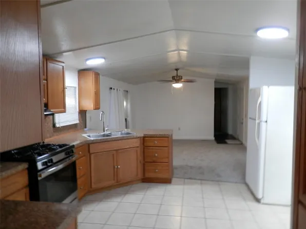 800 29th St, San Leon, TX 77539