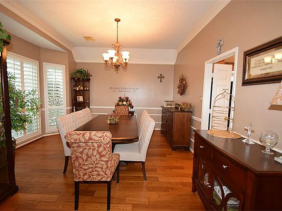 5th image of 1018 Mahogany Run Dr