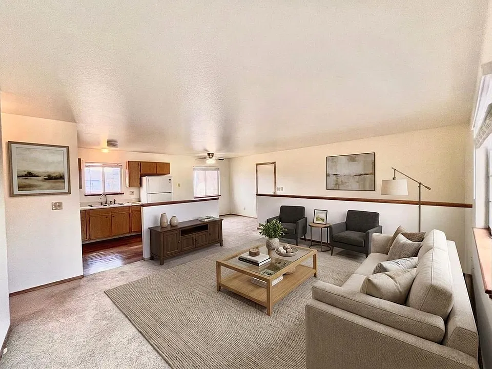 914 Canyon Ct